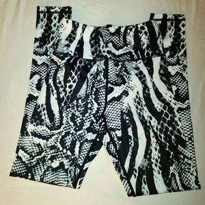 FIGURE SLIM LEGGINGS